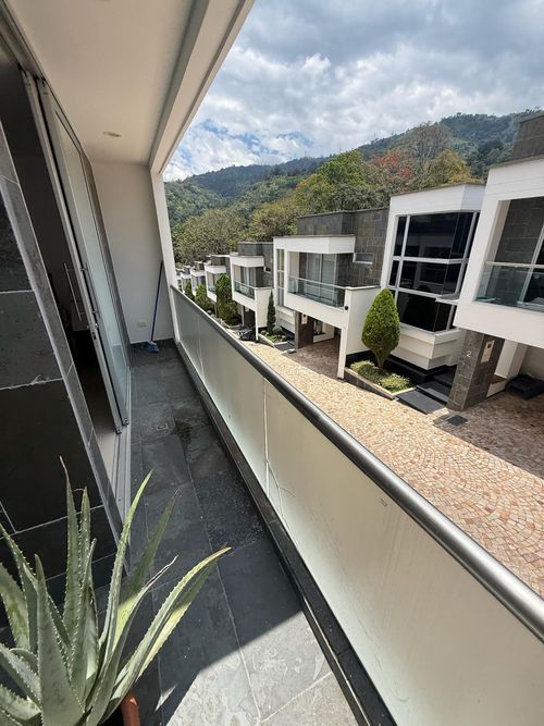 Casa de 3 alcobas en venta en Lagos Del Cacique, Bucaramanga, 225 m² · foto 3 de 19