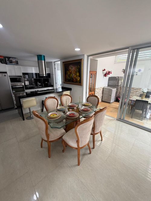 Casa de 3 alcobas en venta en Lagos Del Cacique, Bucaramanga, 225 m² · foto 4 de 19