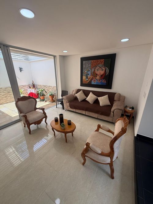 Casa de 3 alcobas en venta en Lagos Del Cacique, Bucaramanga, 225 m² · foto 5 de 19