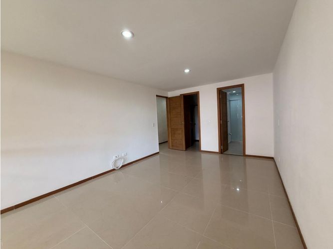 Apartamento de 3 alcobas en venta en Las Lomitas, Sabaneta, 111 m² · foto 16 de 20