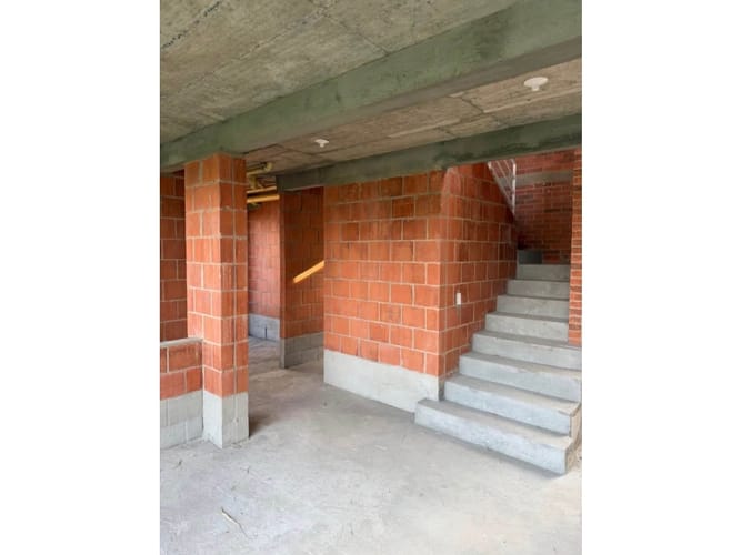 Casa de 3 alcobas en venta en El Castillo, Jamundí, 370 m² · foto 3 de 9