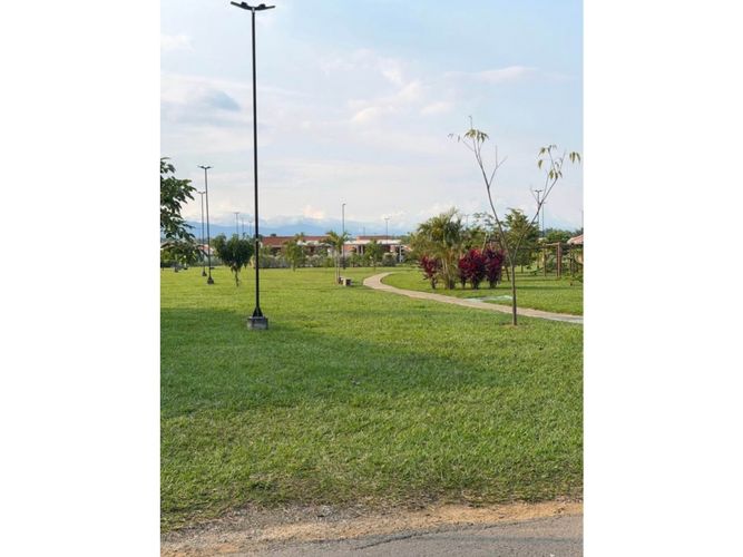 Casa de 3 alcobas en venta en El Castillo, Jamundí, 370 m² · foto 6 de 9