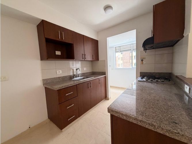Apartamento de 3 alcobas en venta en Las Lomitas, Sabaneta, 91 m² · foto 2 de 18