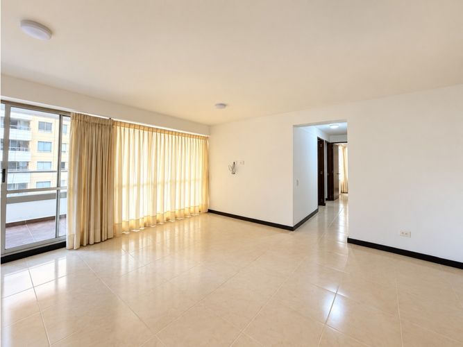 Apartamento de 3 alcobas en venta en Las Lomitas, Sabaneta, 91 m² · foto 3 de 18