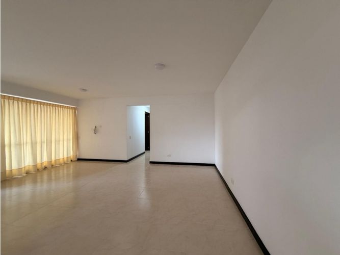 Apartamento de 3 alcobas en venta en Las Lomitas, Sabaneta, 91 m² · foto 5 de 18