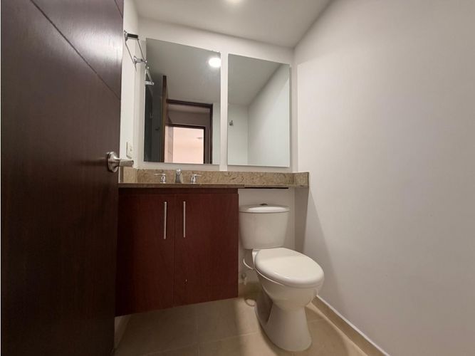 Apartamento de 3 alcobas en venta en Las Lomitas, Sabaneta, 91 m² · foto 12 de 18