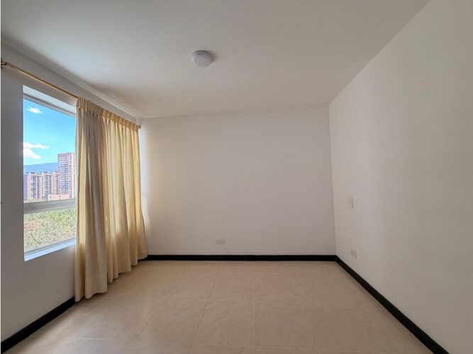 Apartamento de 3 alcobas en venta en Las Lomitas, Sabaneta, 91 m² · foto 13 de 18