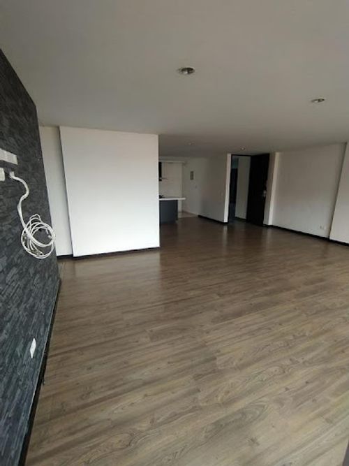 Apartamento de 3 alcobas en arriendo en Loma De Las Brujas, Envigado, 150 m² · foto 2 de 9