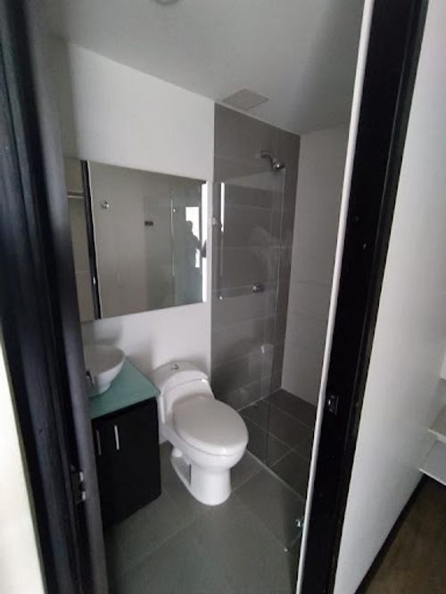 Apartamento de 3 alcobas en arriendo en Loma De Las Brujas, Envigado, 150 m² · foto 5 de 9