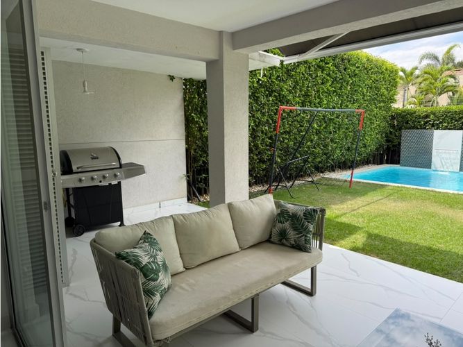 Casa de 4 alcobas en venta en Juan De Ampudia, Jamundí, 218 m² · foto 2 de 14
