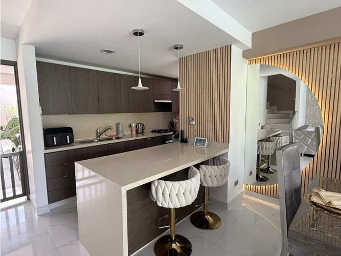 Casa de 4 alcobas en venta en Juan De Ampudia, Jamundí, 218 m² · foto 4 de 14