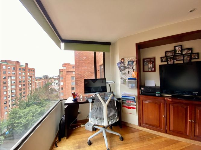 Apartamento de 3 alcobas en venta en Santa Paula, Bogotá, 145 m² · foto 4 de 16