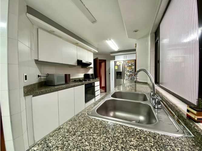 Apartamento de 3 alcobas en venta en Santa Paula, Bogotá, 145 m² · foto 12 de 16