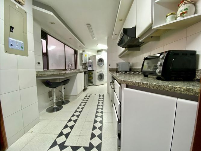 Apartamento de 3 alcobas en venta en Santa Paula, Bogotá, 145 m² · foto 16 de 16