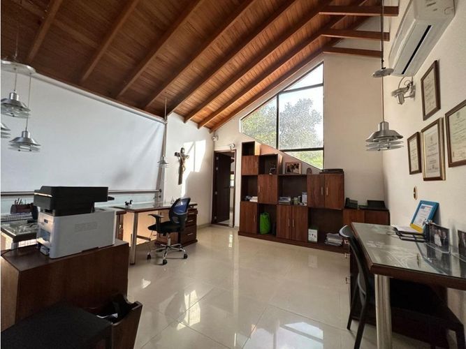 Casa de 4 alcobas en arriendo en Cola Del Zorro, Medellín, 425 m² · foto 2 de 21
