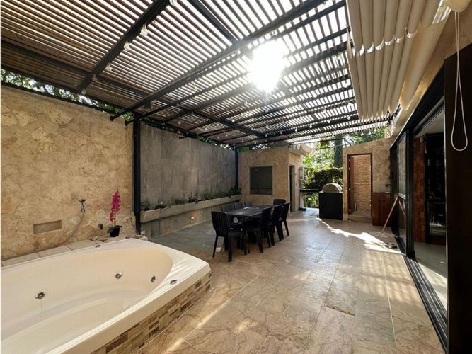 Casa de 4 alcobas en arriendo en Cola Del Zorro, Medellín, 425 m² · foto 15 de 21