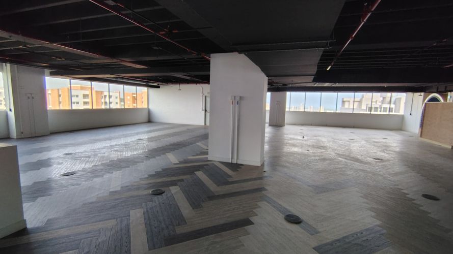 Oficina en arriendo en Portal De Genovés, Barranquilla, 1045 m² · foto 17 de 24