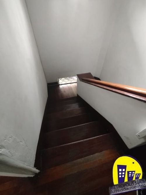 Casa de 5 alcobas en venta en Manrique Oriental, Medellín, 225 m² · foto 5 de 24