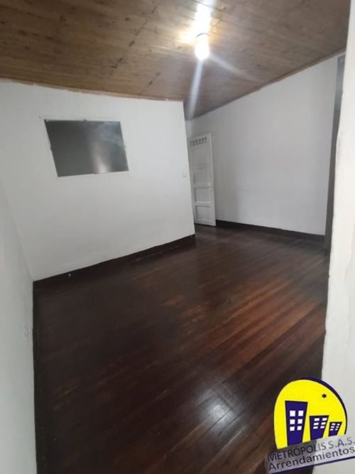 Casa de 5 alcobas en venta en Manrique Oriental, Medellín, 225 m² · foto 6 de 24