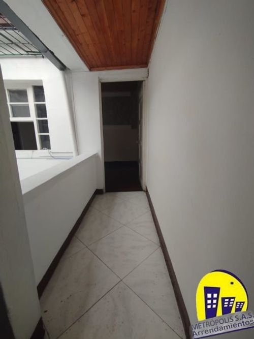 Casa de 5 alcobas en venta en Manrique Oriental, Medellín, 225 m² · foto 8 de 24