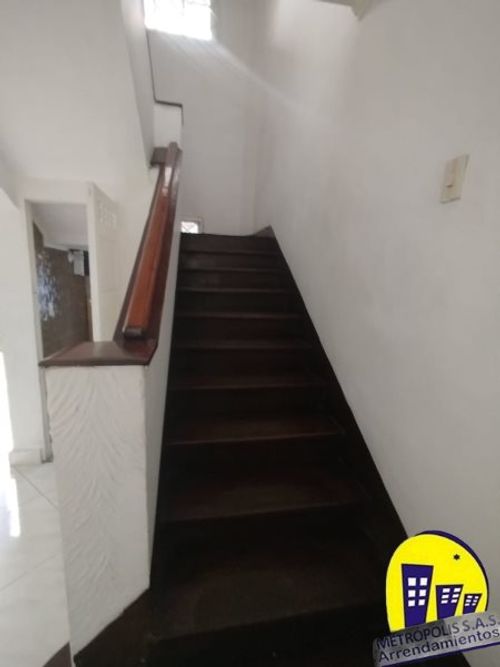 Casa de 5 alcobas en venta en Manrique Oriental, Medellín, 225 m² · foto 13 de 24