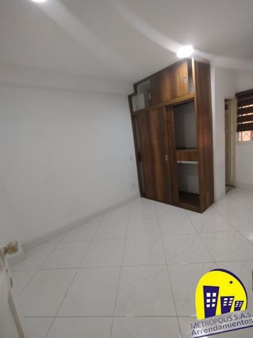 Casa de 5 alcobas en venta en Manrique Oriental, Medellín, 225 m² · foto 14 de 24