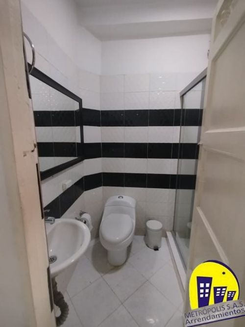 Casa de 5 alcobas en venta en Manrique Oriental, Medellín, 225 m² · foto 16 de 24