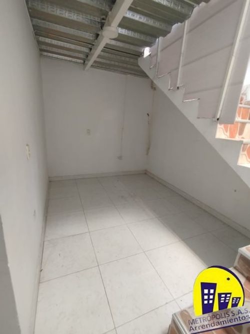 Casa de 5 alcobas en venta en Manrique Oriental, Medellín, 225 m² · foto 18 de 24