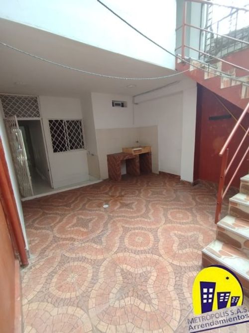 Casa de 5 alcobas en venta en Manrique Oriental, Medellín, 225 m² · foto 21 de 24