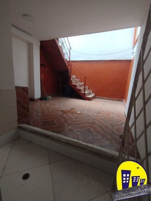 Casa de 5 alcobas en venta en Manrique Oriental, Medellín, 225 m² · foto 23 de 24