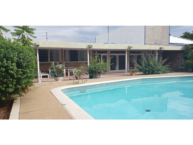Casa de 6 alcobas en venta en Br. La Magdalena, Girardot, 598 m² · foto 3 de 22
