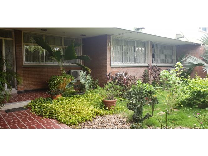 Casa de 6 alcobas en venta en Br. La Magdalena, Girardot, 598 m² · foto 5 de 22