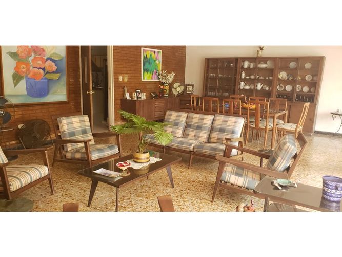 Casa de 6 alcobas en venta en Br. La Magdalena, Girardot, 598 m² · foto 6 de 22