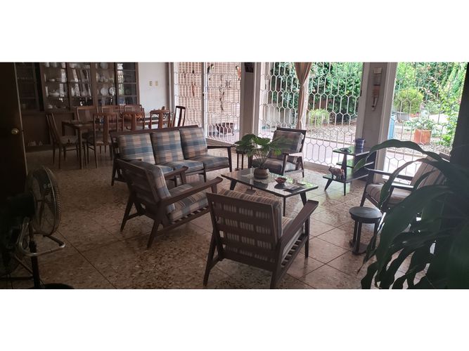 Casa de 6 alcobas en venta en Br. La Magdalena, Girardot, 598 m² · foto 7 de 22