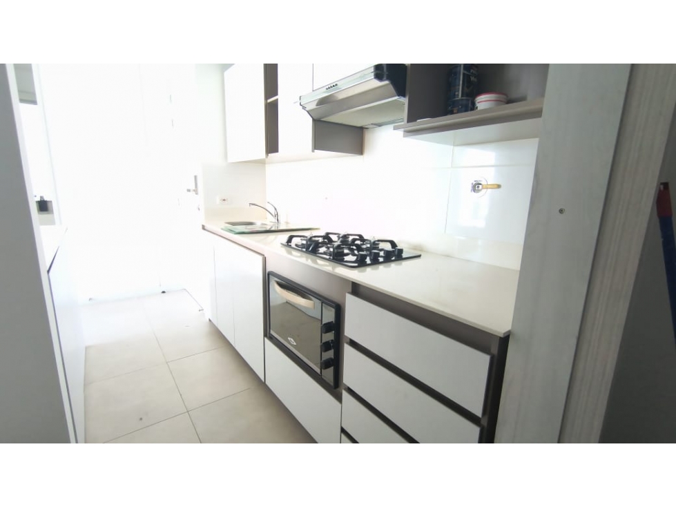 Apartamento en arriendo en Castropol, Medellín · foto 9 de 13