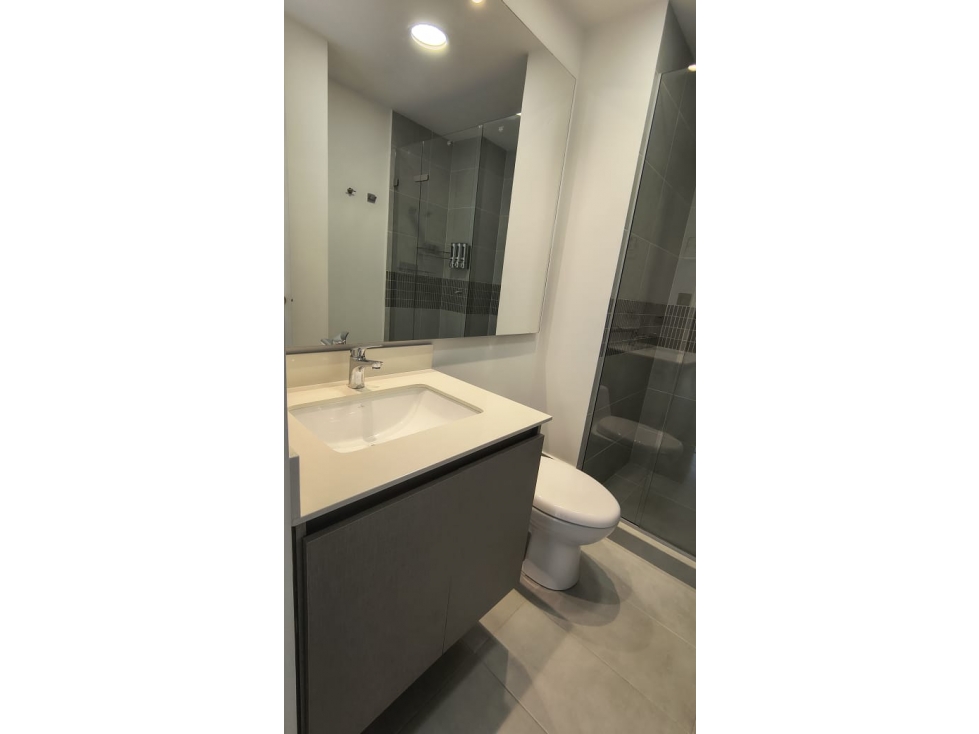 Apartamento en arriendo en Castropol, Medellín · foto 10 de 13