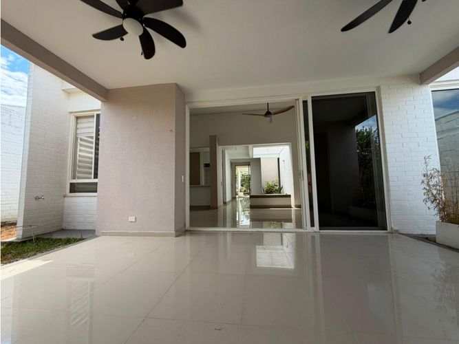 Casa de 3 alcobas en venta en El Castillo, Jamundí, 147 m² · foto 11 de 24