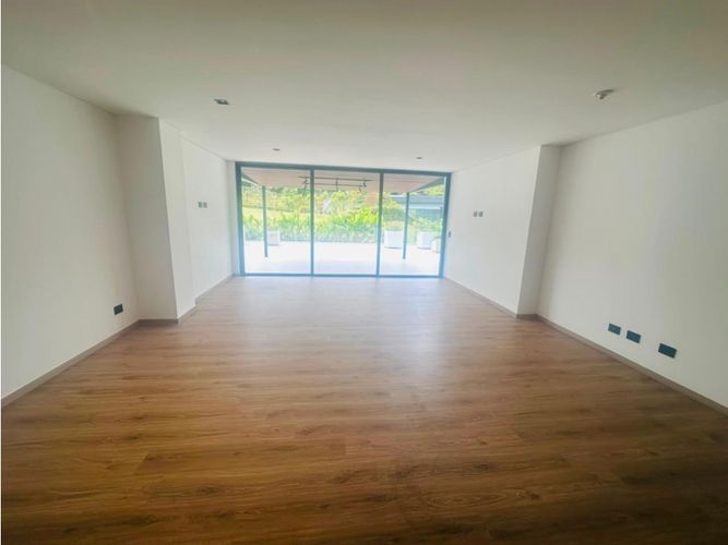 Apartamento de 2 alcobas en venta en La Convencion, Rionegro, 137 m² · foto 4 de 16