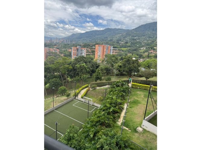 Apartamento de 3 alcobas en arriendo en Loma Del Escobero, Envigado, 110 m² · foto 2 de 24