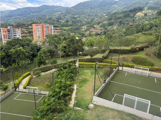 Apartamento de 3 alcobas en arriendo en Loma Del Escobero, Envigado, 110 m² · foto 3 de 24