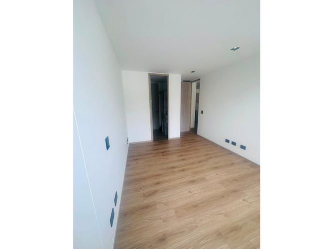 Apartamento de 2 alcobas en venta en La Convencion, Rionegro, 137 m² · foto 9 de 16