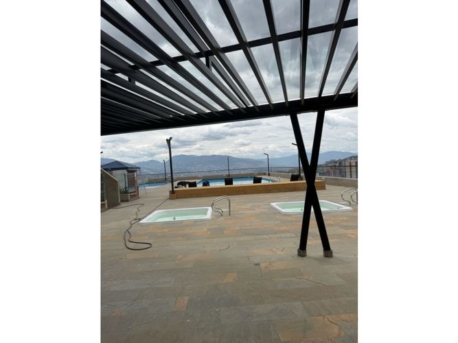 Apartamento de 3 alcobas en arriendo en Loma Del Escobero, Envigado, 110 m² · foto 5 de 24