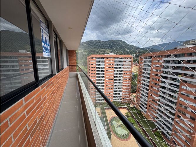 Apartamento de 3 alcobas en arriendo en Loma Del Escobero, Envigado, 110 m² · foto 8 de 24