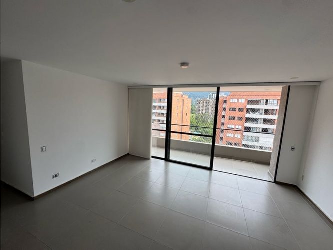 Apartamento de 3 alcobas en arriendo en Loma Del Escobero, Envigado, 110 m² · foto 9 de 24