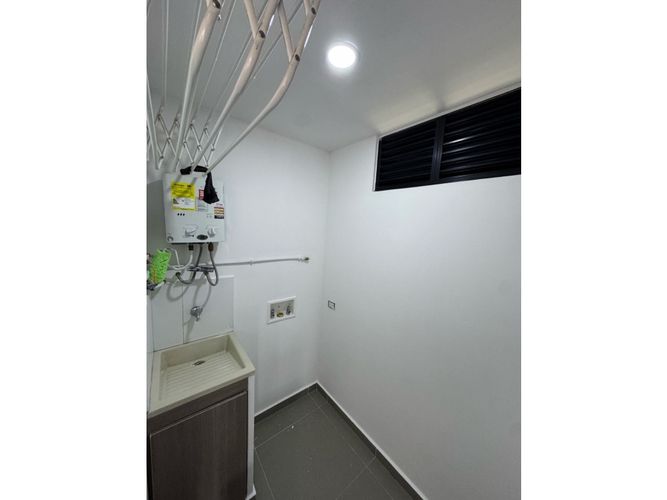Apartamento de 3 alcobas en arriendo en Loma Del Escobero, Envigado, 110 m² · foto 10 de 24