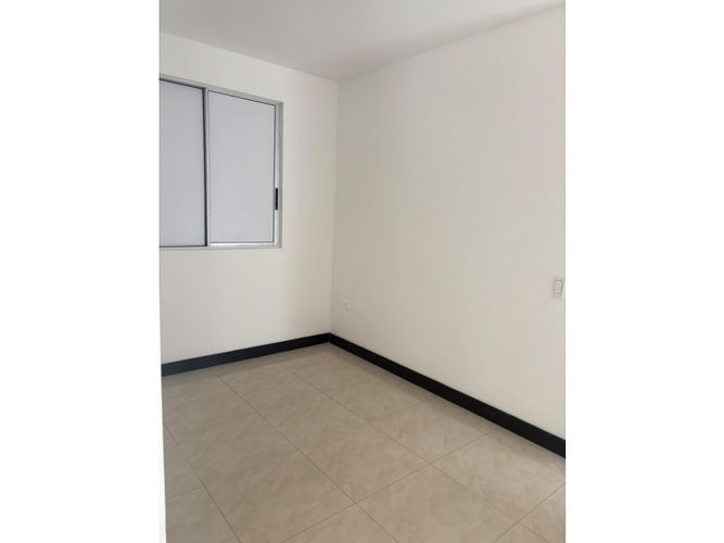 Apartamento de 3 alcobas en venta en Cristales, Cali, 190 m² · foto 5 de 24