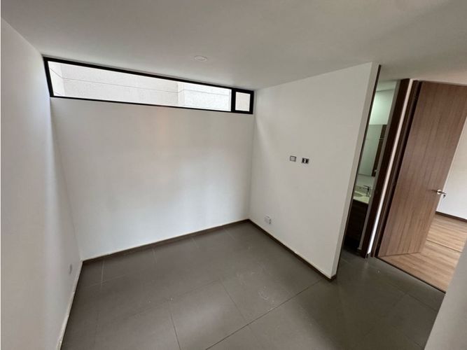 Apartamento de 3 alcobas en arriendo en Loma Del Escobero, Envigado, 110 m² · foto 14 de 24