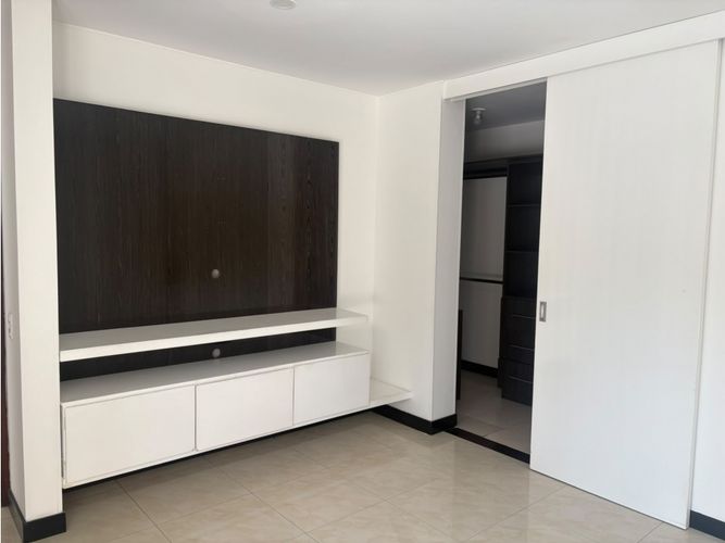 Apartamento de 3 alcobas en venta en Cristales, Cali, 190 m² · foto 9 de 24
