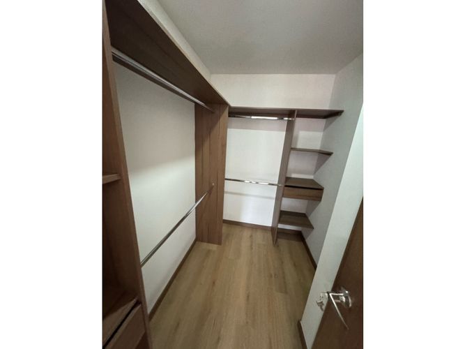 Apartamento de 3 alcobas en arriendo en Loma Del Escobero, Envigado, 110 m² · foto 23 de 24
