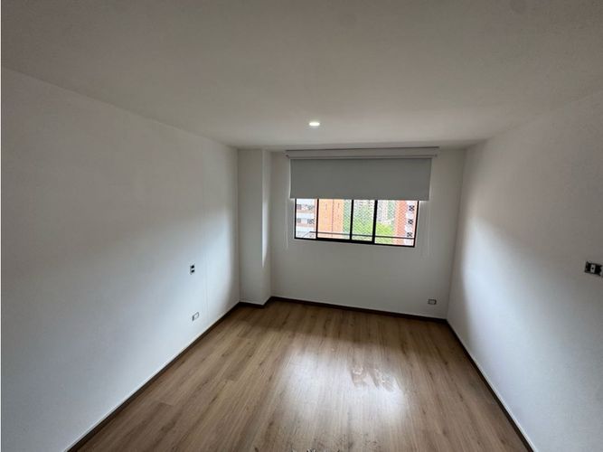 Apartamento de 3 alcobas en arriendo en Loma Del Escobero, Envigado, 110 m² · foto 24 de 24